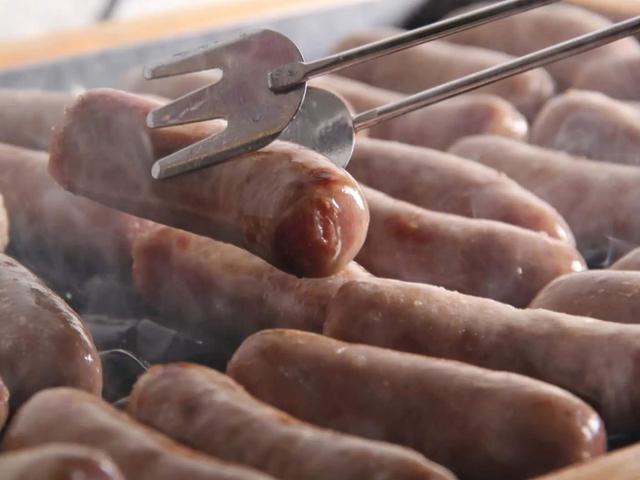 5大公認的垃圾食品，比泡面嚴重得多！“?？印蹦贻p人